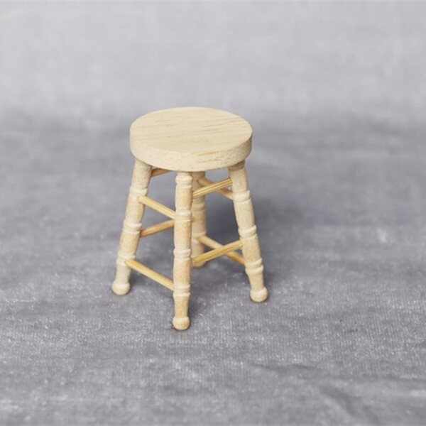 Vintage-Puppenhaushocker aus Holz 1:12 – realistisches Gissroys-Modell