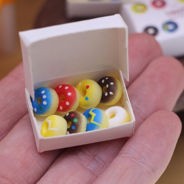 Dessertminiatur aus realistischem Harz für Puppenhäuser - Zubehör 1:12