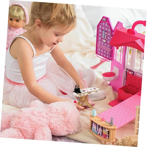 Mini-Bügelbrett aus Holz für das Puppenhaus – realistisches dekoratives Accessoire