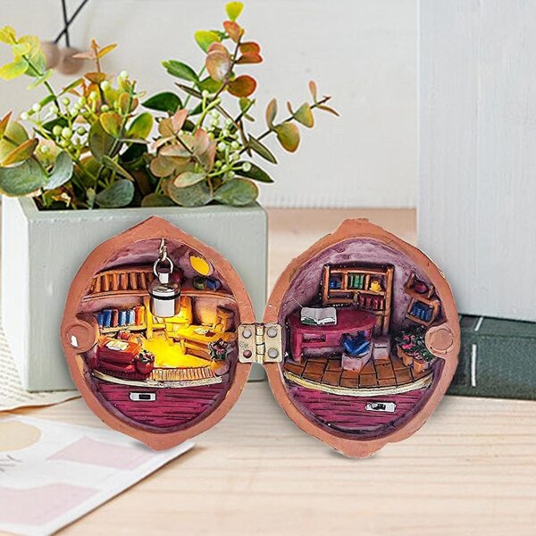 Miniatur-Puppenhaus aus Walnussholz – elegante und einzigartige handgefertigte Dekoration