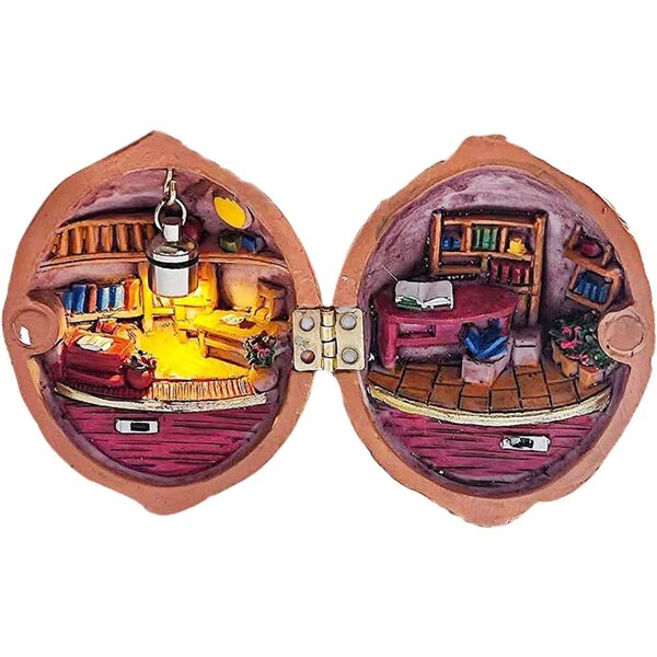 Walnussschalen-Harz-Puppenhaus, einzigartige handgefertigte Miniatur 6,5 x 6,5 x 7,5 cm