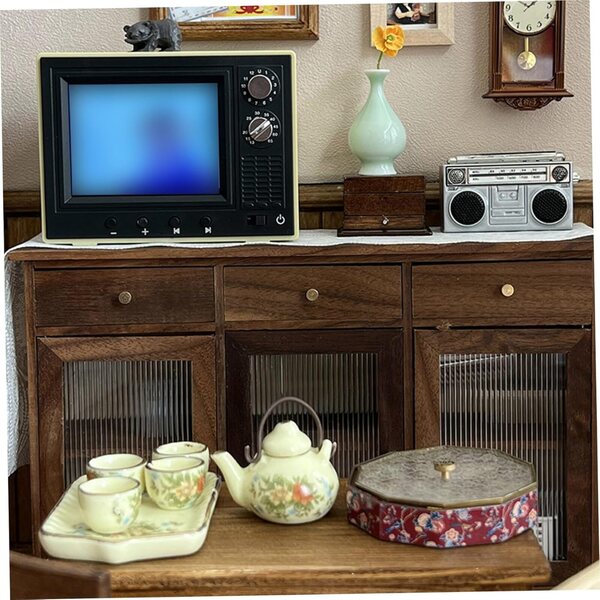 Vintage-Mini-Fernseher im Maßstab 1:12 für Puppenhaus mit wiederaufladbarem USB-LCD-Bildschirm