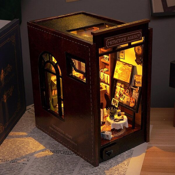 Kit Miniatura Casa in Legno con Mobili Dettagliati e LED per Bambini e Adulti