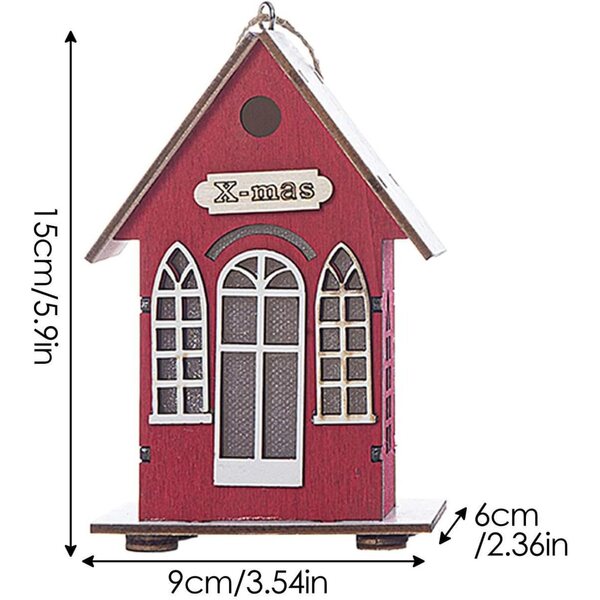 Casa luminosa natalizia in legno a LED rinnovata, calda decorazione festiva
