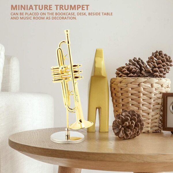 Miniatur-Trompetenmodell aus goldenem Messing mit Holzständer und Koffer