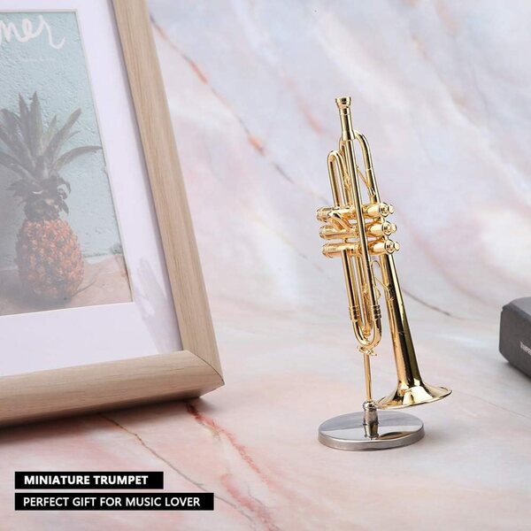 Miniatur-Trompetenmodell aus goldenem Messing mit Holzständer und Koffer