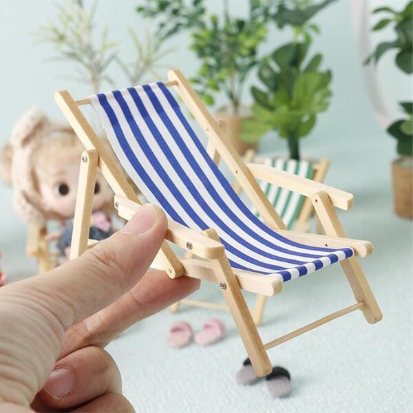 Mini sedie a sdraio decorative 1:12 pieghevoli in legno e tessuto blu e bianco