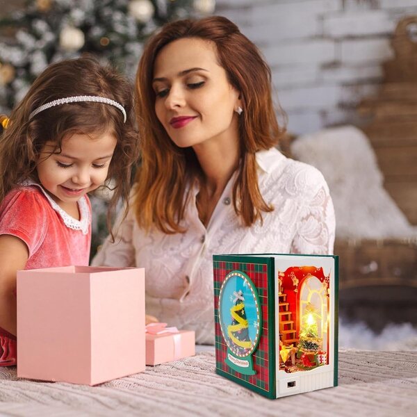 Kit Casa di Bambole Miniatura in Legno con Luci LED, Decorazione Natale 13,5x9x15 cm