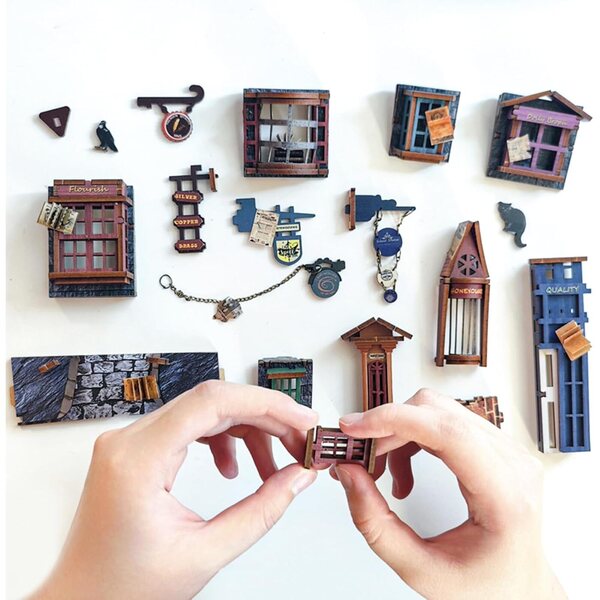 Miniatur-Puppenhaus-Bausatz mit LED, dekorativen Regalen und Eckbuchstütze