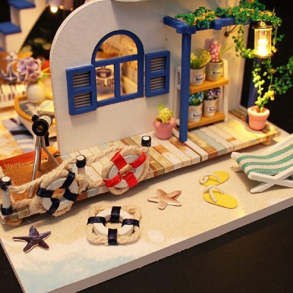 Detailliertes Miniatur-Strandhaus-Bastelset mit Musik und Möbeln