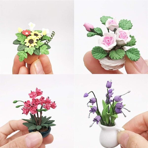 Mini Casa delle Bambole Momola con Pianta Verde Rosa in Vaso Viola - Accessorio Giardino Fata