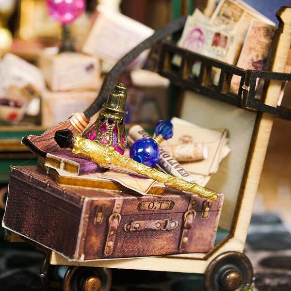 CUTEBEE Kit casa delle bambole in legno fai-da-te, casa magica miniatura creativa