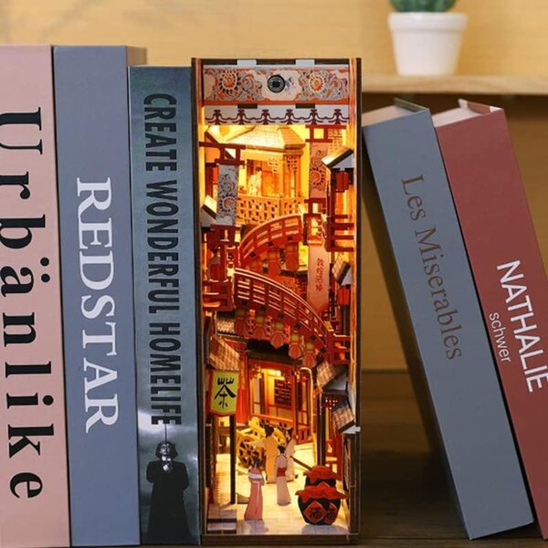 Puppenhaus-Bausatz aus Holz mit LED – kreativer 3D-Bücherständer zum Zusammenbauen