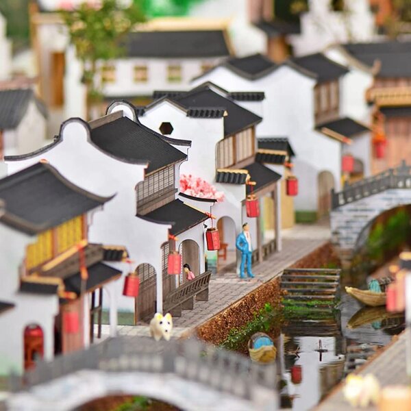Miniatur-Puppenhaus-Bausatz mit LED-Leuchten zum Zusammenbauen, Holzmöbel als kreatives Geschenk