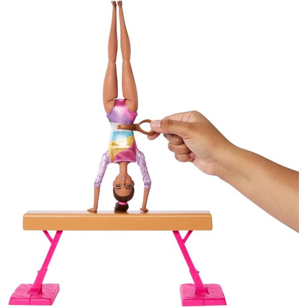 Barbie Ginnastica con Poutre, Accessori e Molletta in C per Movimenti Acrobatici