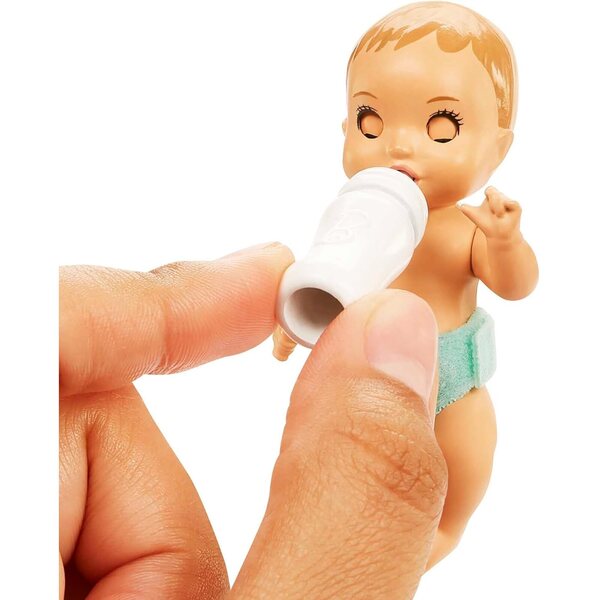Barbie Skipper Babysitter mit Wiege, Puppenzubehör, Spiel für Kinder ab 3 Jahren