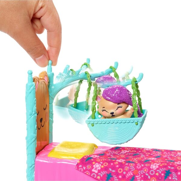 Enchantimals Bren Ours mit Bett und Zubehör, 15 cm großer Puppe und Schnarchbär