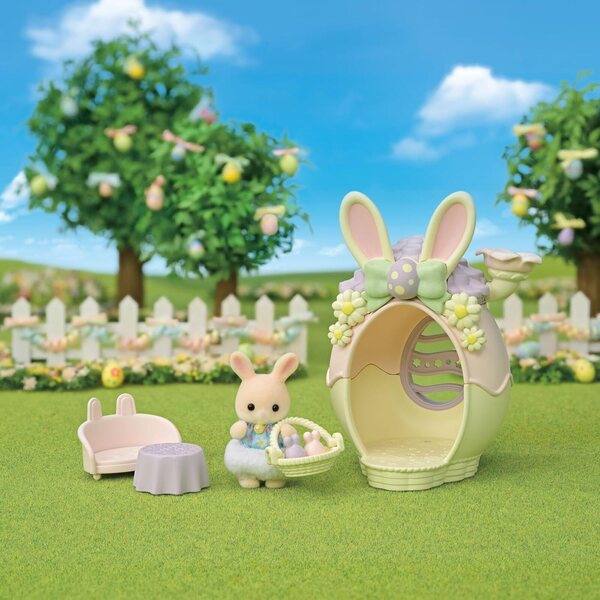 Sylvanian Families Paketbox mit Baby Lapin und dekoriertem Haus