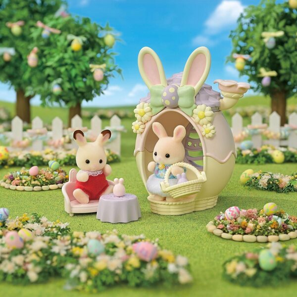 Sylvanian Families Paketbox mit Baby Lapin und dekoriertem Haus