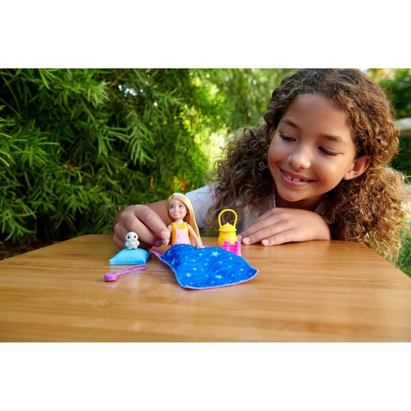Barbie It Takes Two - Cofanetto Vive Le Camping con Chelsea e Accessori - Gioco da 3+ Anni