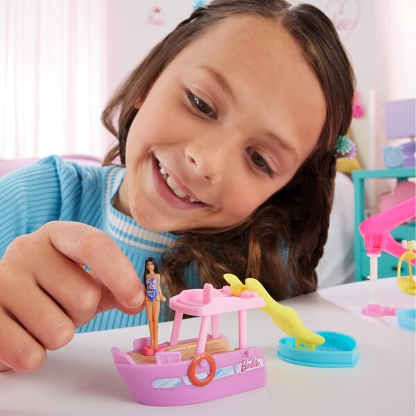 Barbie Mini-BarbieLand Dream Bateau Farbwechsel mit Pool und Rodelbahn