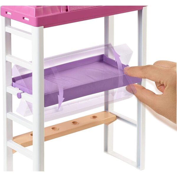 Barbie Mobiler Trasformabile con Letto a Castello e Accessori da Ufficio, Multicolore