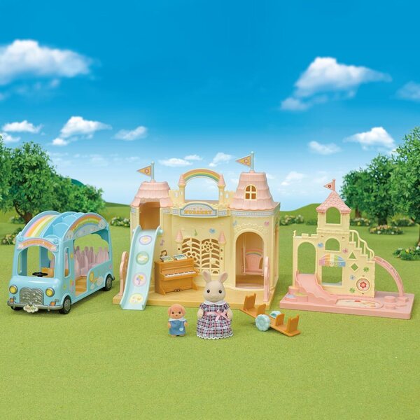 Sylvanian Families – Das Königreich der Kinder mit Figur und 25 Accessoires