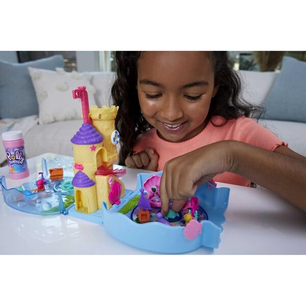 Polly Pocket Aquarium in Bullen mit 18 Zubehörteilen und Minifiguren, Wasserspiel