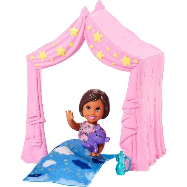 Barbie Famille Skipper Babysitter-Box-Set mit rosa Zelt und Zubehör für Kinder