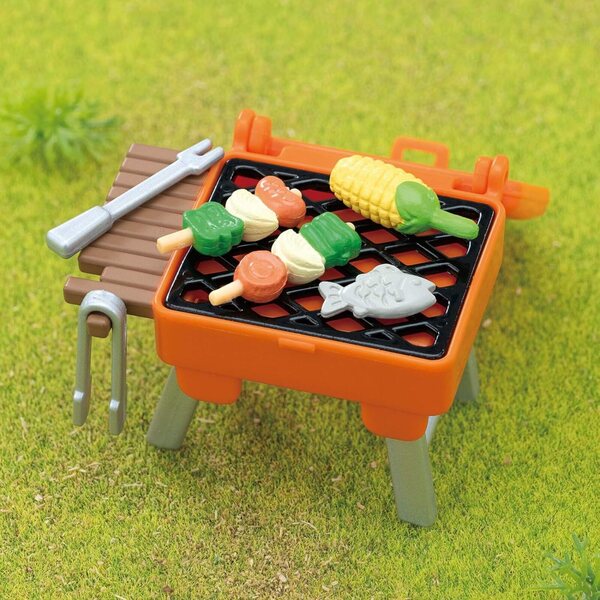 Sylvanian Families The Village – The Elephant Girl Set mit Picknickgrill und Zubehör