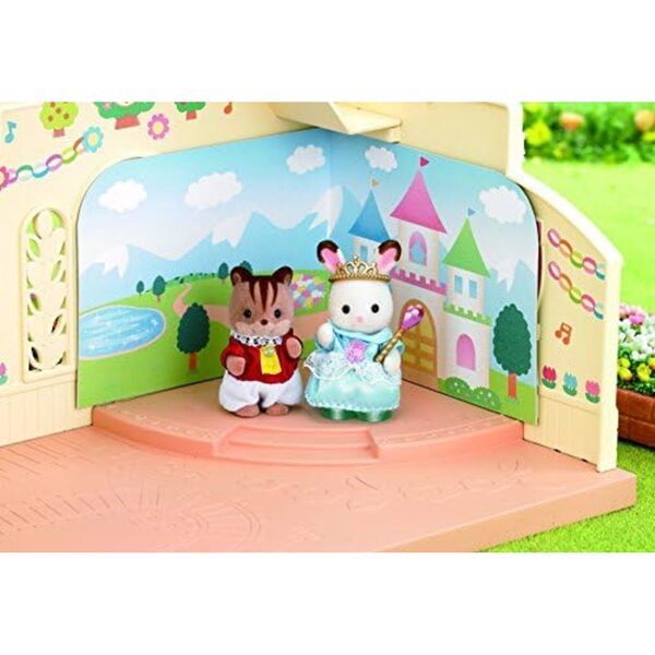 Sylvanian Families – Theaterset mit Baby Lapin Chocolat und rotem Eichhörnchen