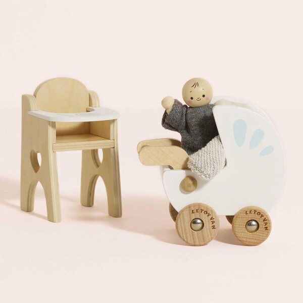 Kinderzimmer-Set aus FSC-Holz mit beweglichem Baby-, Landau- und Hochstuhl für 3+ Jahre