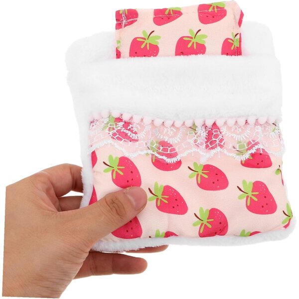 Set in miniatura Sacco nanna in peluche con cuscino fragola per bambola Casa Gioco
