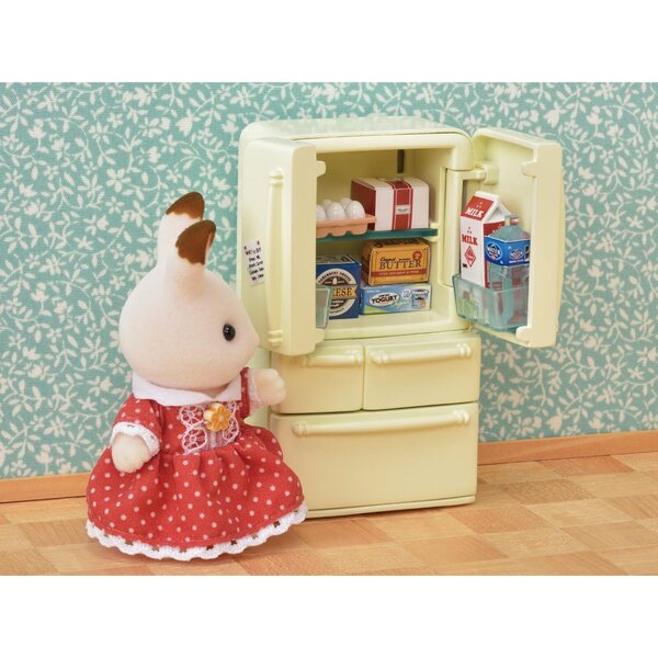 Sylvanian Families Kühlschrank-Set mit Zubehör, fantasievolle Spiele für Kinder