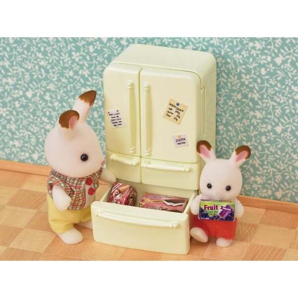 Sylvanian Families Kühlschrank-Set mit Zubehör, fantasievolle Spiele für Kinder