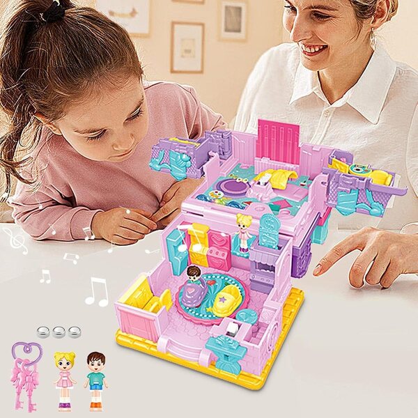 Helles Haus im Prinzessinnenschloss mit rosa Möbeln und multifunktionalem Spielzeug