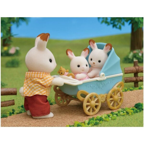 Sylvanian Families – Doppelkinderwagen mit Chocolate Rabbit Twins und Zubehör