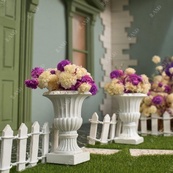 Puppenhaus-Miniaturzubehör – 2 römische Urnenvasen mit Trockenblumen 1:12