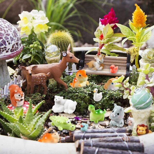 Set mit 40 Mini-Tieren aus Kunstharz für Miniaturgärten und kreative Dekorationen