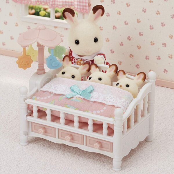 Calico Critters bērnu gultiņa ar mūzikas kastīti lellēm — mēbeļu komplekts bērnu istabai