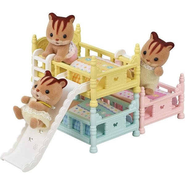 Kerrossänkysetti Calico Critters -nukkeille liukumäellä ja tikkailla