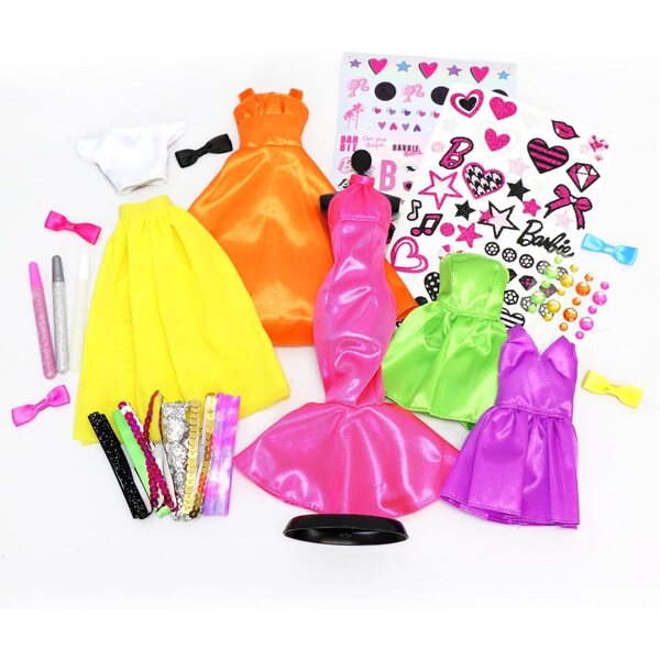 Barbie Be a Real Fashion Designer: Δημιουργικό κιτ με 5 ρούχα και αξεσουάρ κούκλας