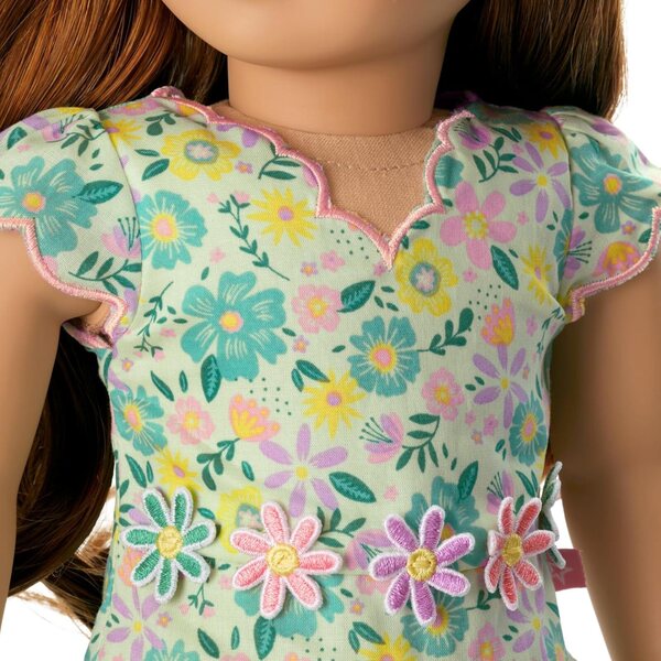 Kleid mit pastellfarbenen Blütenblättern für 18-Zoll-Puppen mit rosa Stirnband und Ballerinas