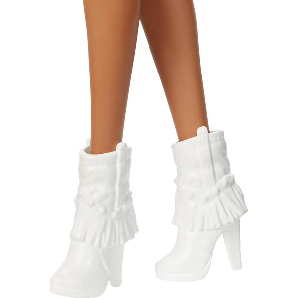 Barbie Fashionistas avec robe argentée et accessoires occidentaux, chapeau et bottes