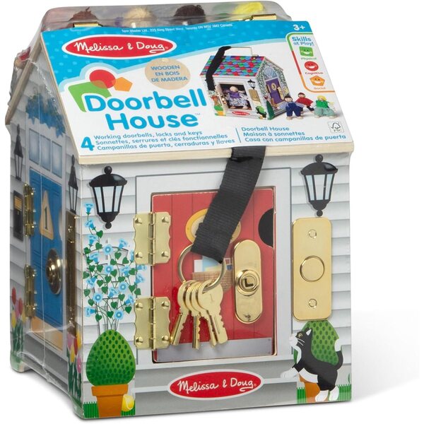 Melissa & Doug Casa de madera portátil con campana y muñecas móviles para niños mayores de 3 años