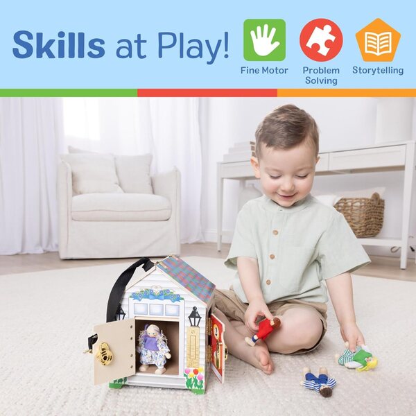 Melissa & Doug Casa de madera portátil con campana y muñecas móviles para niños mayores de 3 años