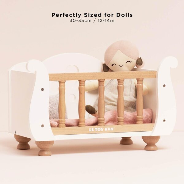 Le Toy Van Puppenbett aus Holz mit Retro-Details und weichen Accessoires