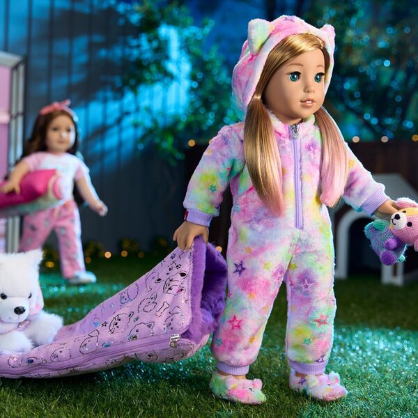 Spací doplňky pro 18palcové panenky American Girl Summer 2025