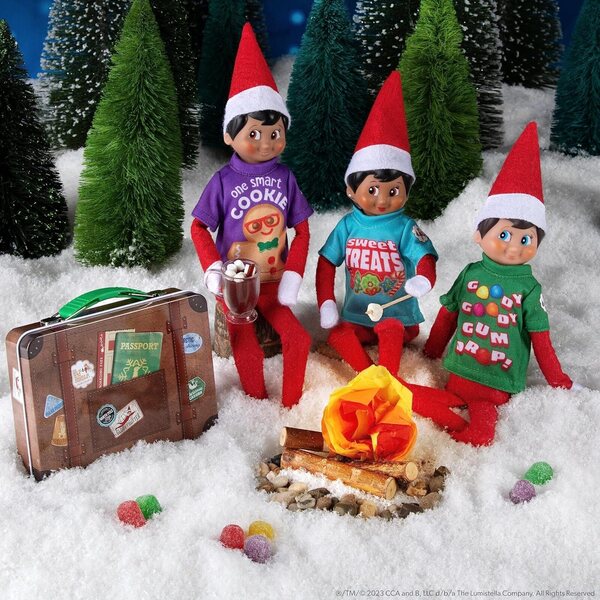 The Elf on the Shelf Set 3 Claus Couture T-Shirts für Scout Elf mit Blechetui