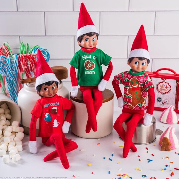 Set mit 3 Claus Couture T-Shirts für Elf on the Shelf mit exklusiven Weihnachtsdesigns
